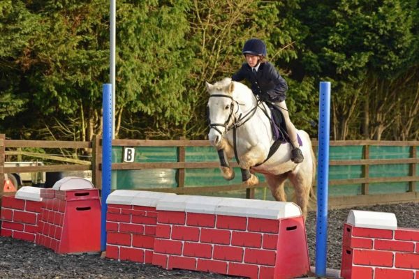 clare-showjumping-1